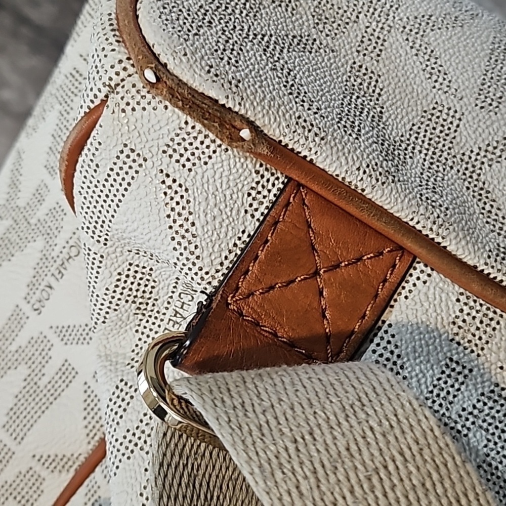 Michael KorsWomen's White Michael Signature Large Backpack - Picture 6 of 14